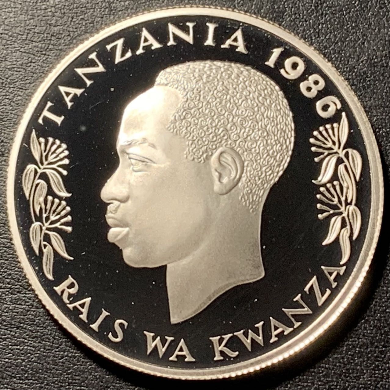 紫瑗钱币——第326期拍卖 坦桑尼亚 1986年 WWF世界濒危野生动物 非洲象 100先令 19.44克 0.925银 精制