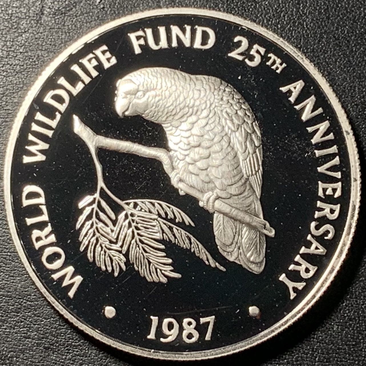 紫瑗钱币——第326期拍卖 开曼群岛 1987年 WWF世界濒危野生动物 金刚鹦鹉 5元 28.28克 0.925银 精制