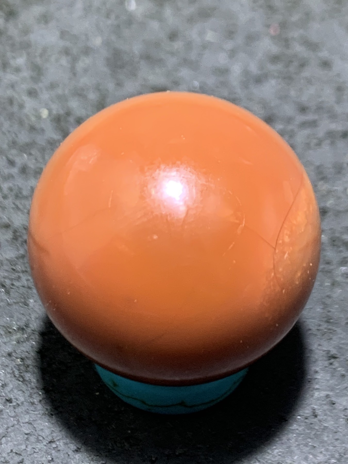 南红玛瑙柿子红圆珠一颗，