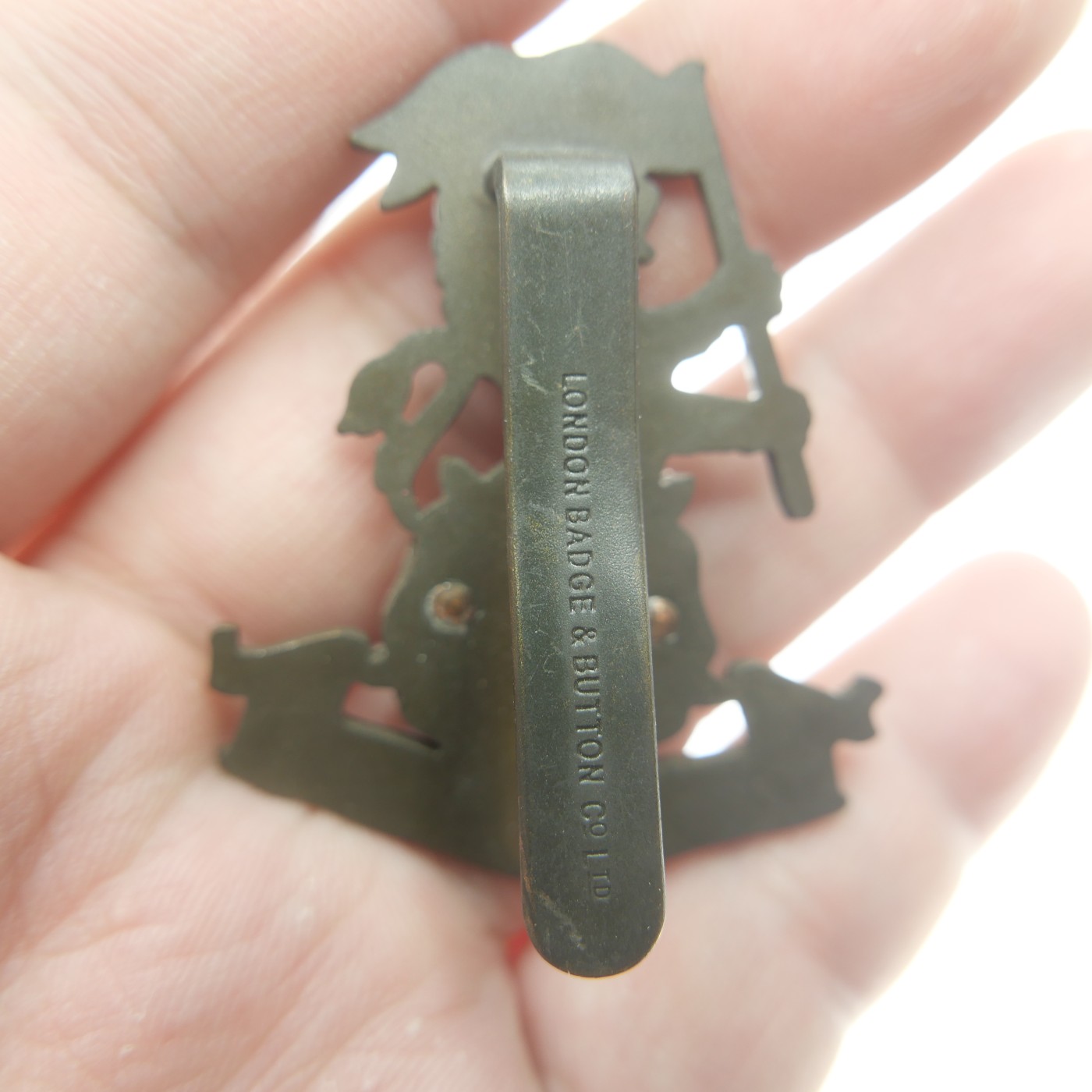 勋章奖章交易所12月2日拍卖 英国约克军团帽徽