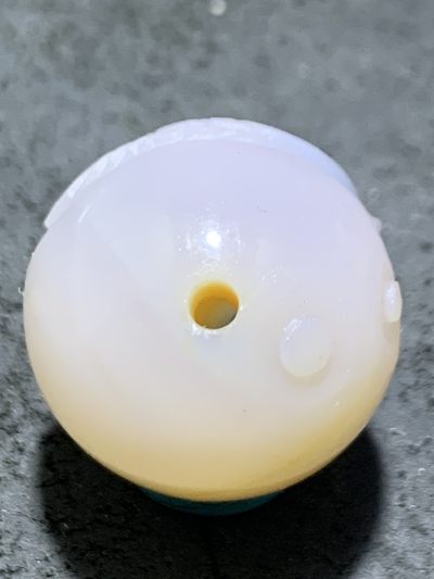 精美亚光高玉化海洋玉髓手工俏色巧雕胖鲤鱼随形圆珠一个！ 精美亚光高玉化海洋玉髓手工俏色巧雕胖鲤鱼随形圆珠一个！