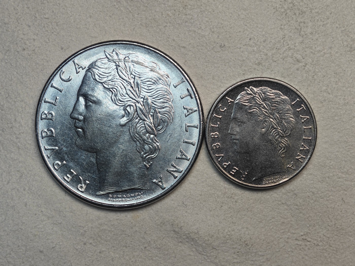 外国硬币收藏店第3期 意大利女神100里拉新旧2枚