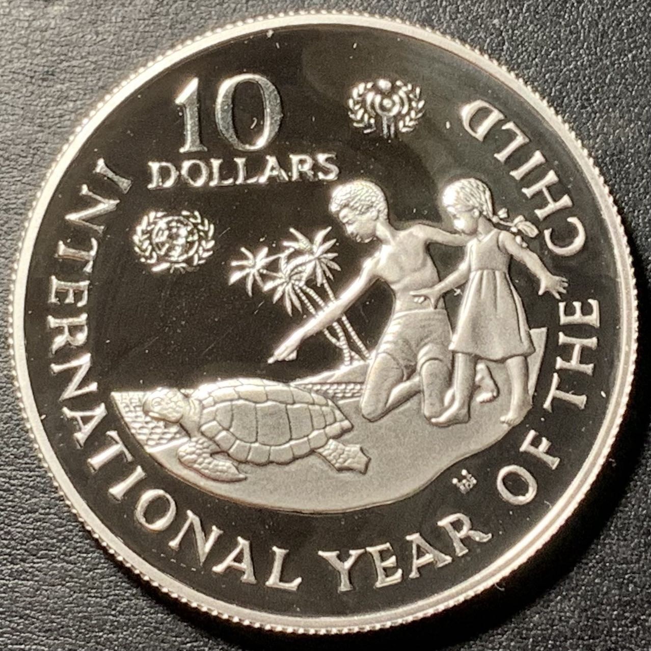 紫瑗钱币——第326期拍卖 开曼群岛 1982年 国际儿童年 10元 28.25克 0.925银 精制