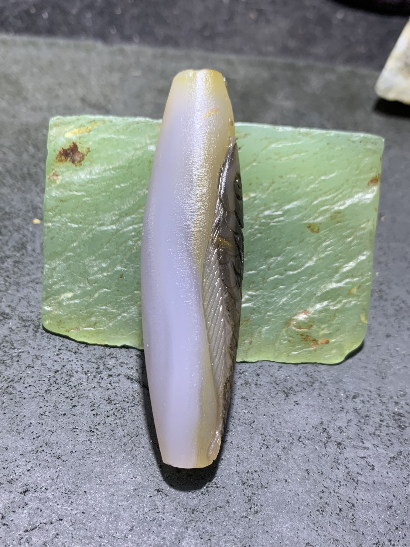 精美亚光巴西玛瑙手工俏色巧雕鲤鱼吊坠（把件）一个！