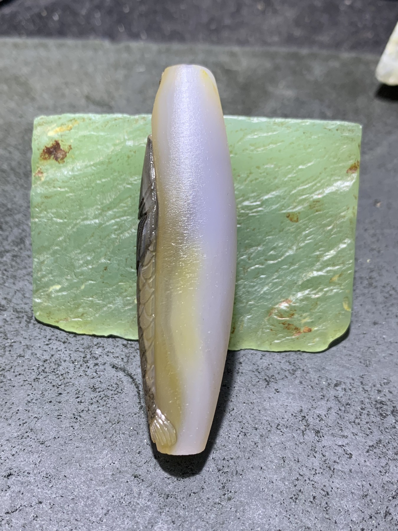 精美亚光巴西玛瑙手工俏色巧雕鲤鱼吊坠（把件）一个！