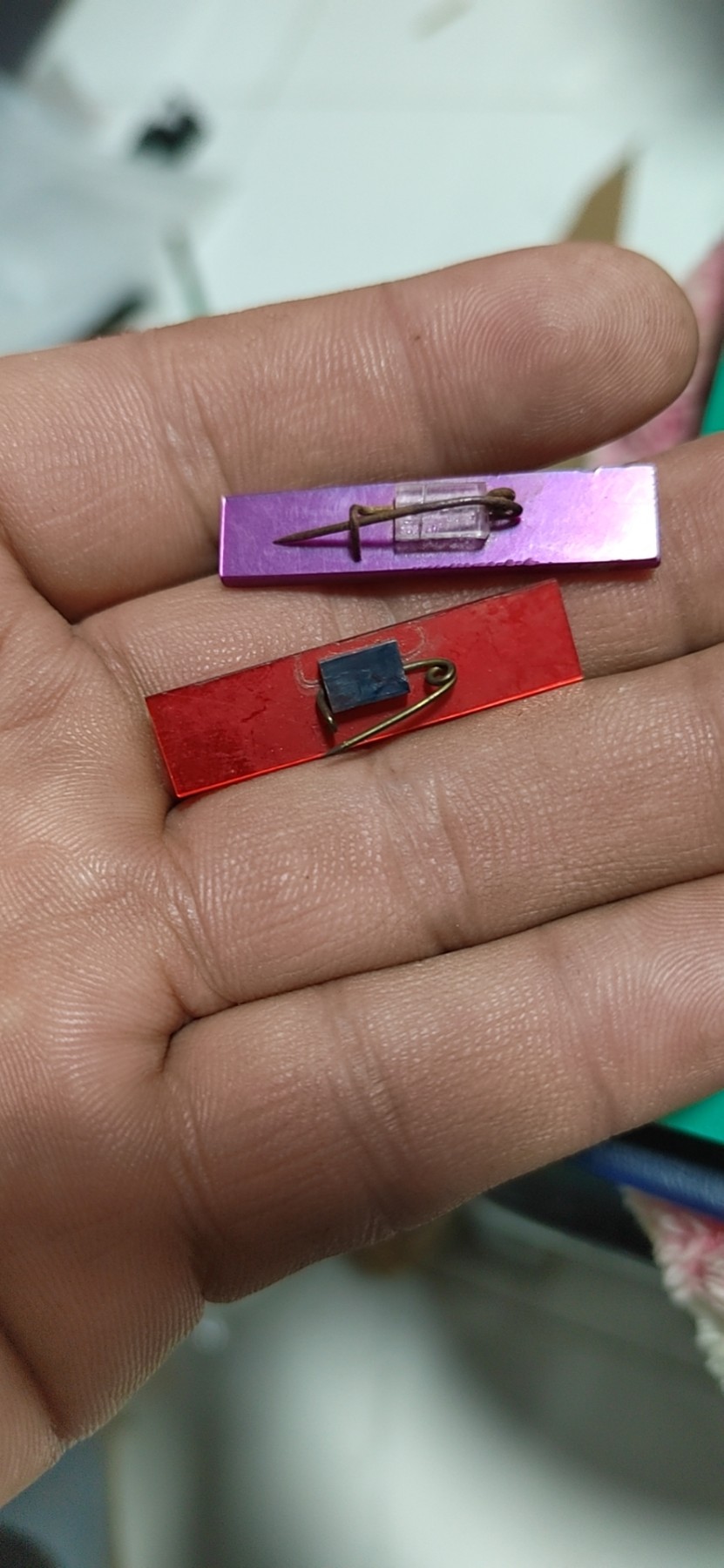 徽章 像章专场，包老保真   ，年后发货 🔥🔥🔥🔥毛泽东思想万岁章一对二枚，品相如图