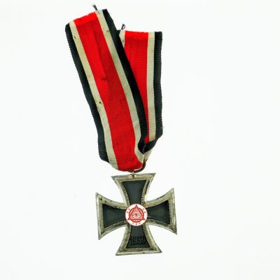 勋章奖章交易所12月2日拍卖 - 德国二级铁十字勋章，白油品相，疑似76厂特征、