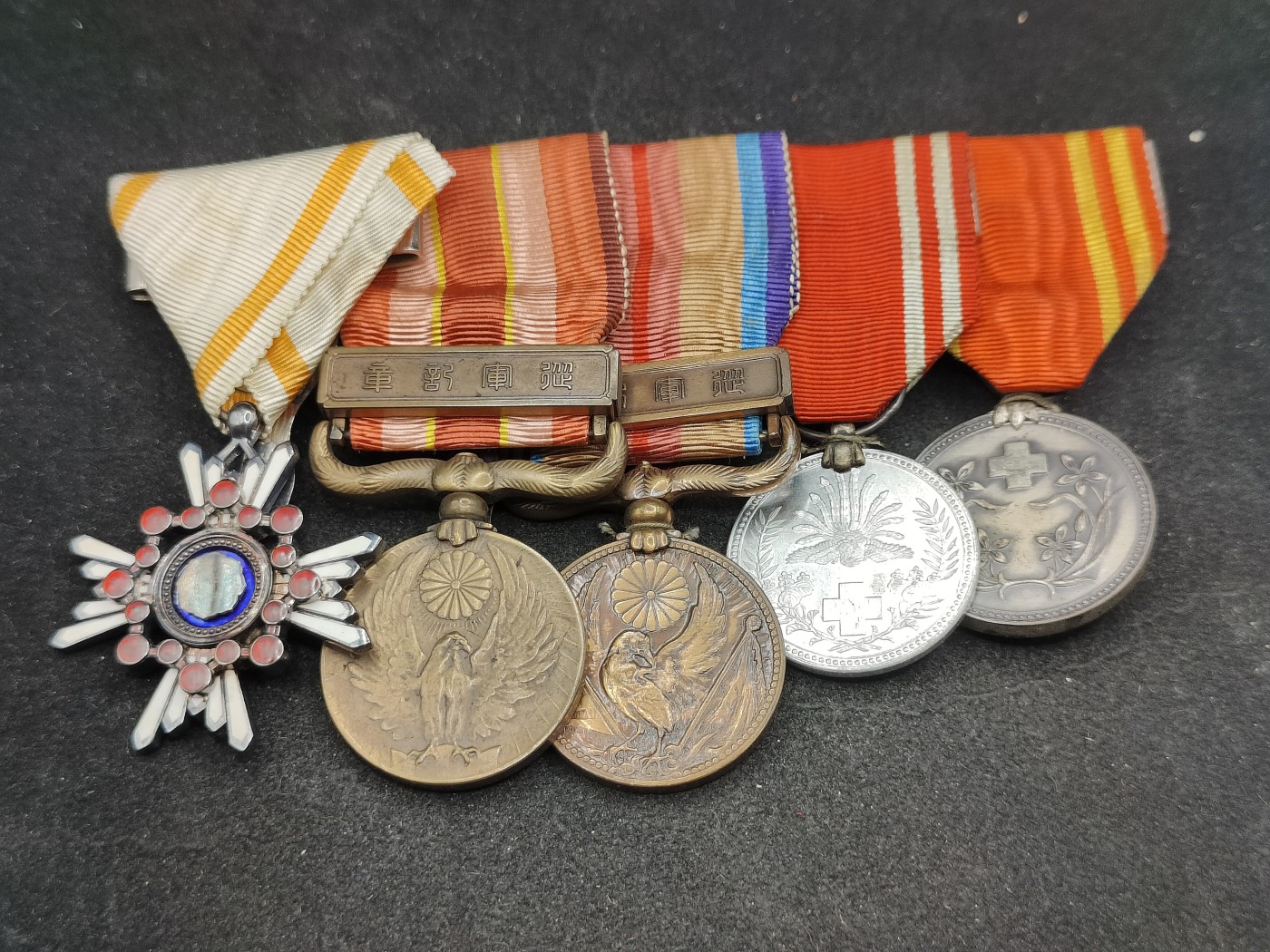 全场0元起拍 第113期 咸鱼国勋章拍卖专场 12月3日（周日）下午6：00开始 日本战时 伪满洲国赤十字 五连挂带章