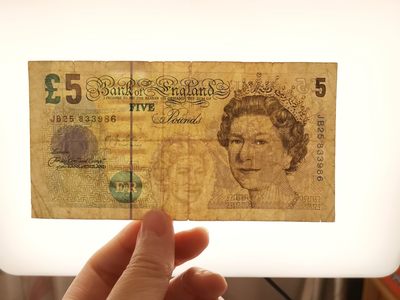 全场一元起拍 各国纸币专场 第43期 英国2002年5镑纸币 号码833986