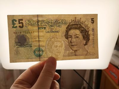 全场一元起拍 各国纸币专场 第43期 英国2002年5镑纸币 豹子号 755581