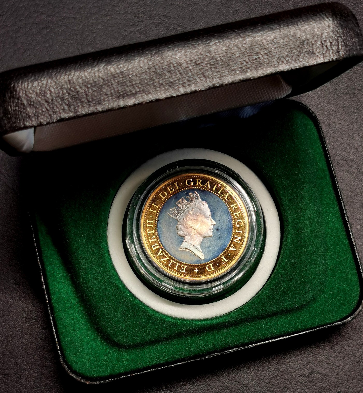 凡希社世界钱币微拍第二百五十六期 1997英国伊丽莎白当代科技2镑加厚镀金银币 非原盒