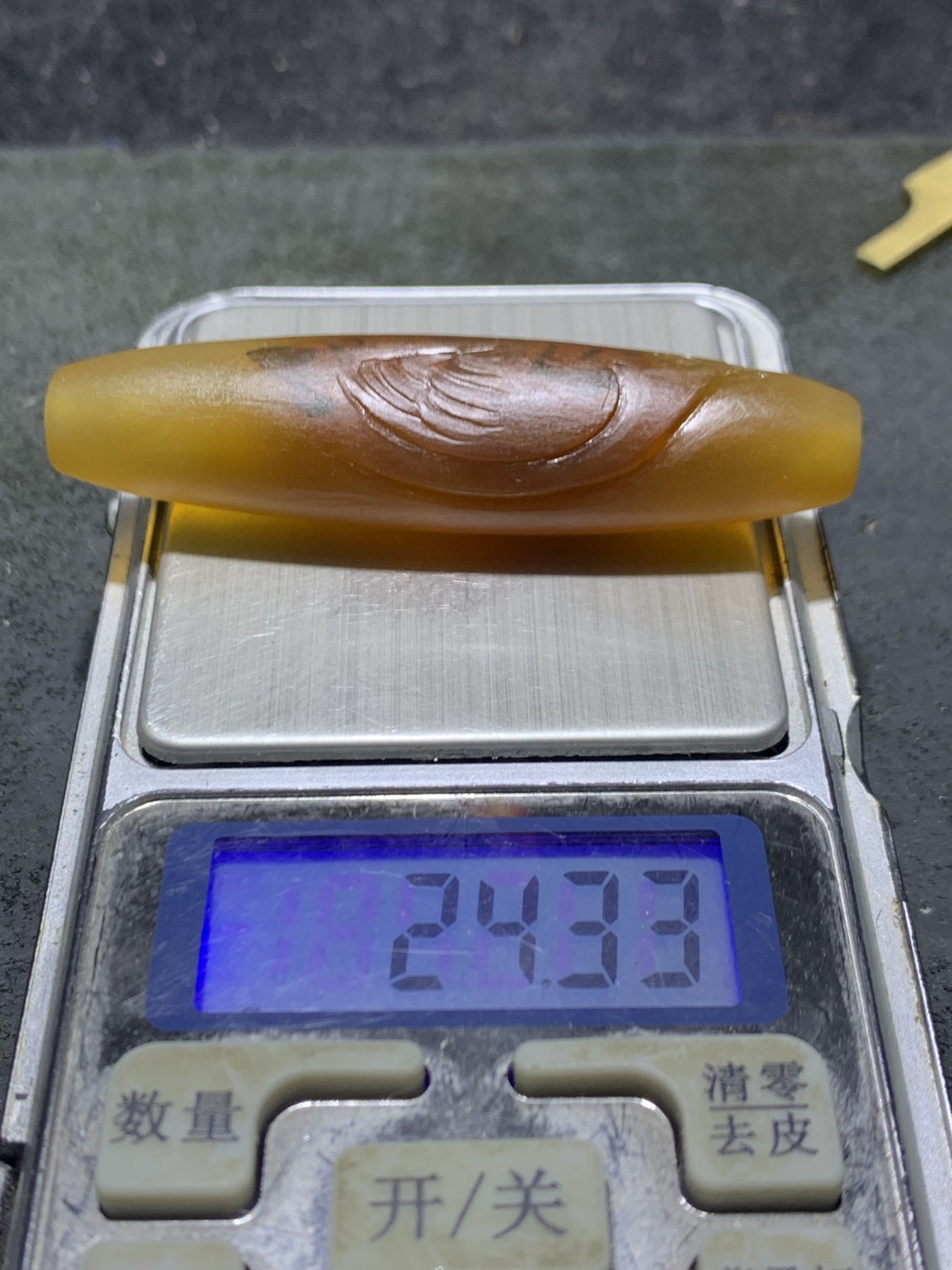 精美亚光高玉化巴西玛瑙手工俏色巧雕鸳鸯大桶珠一个！