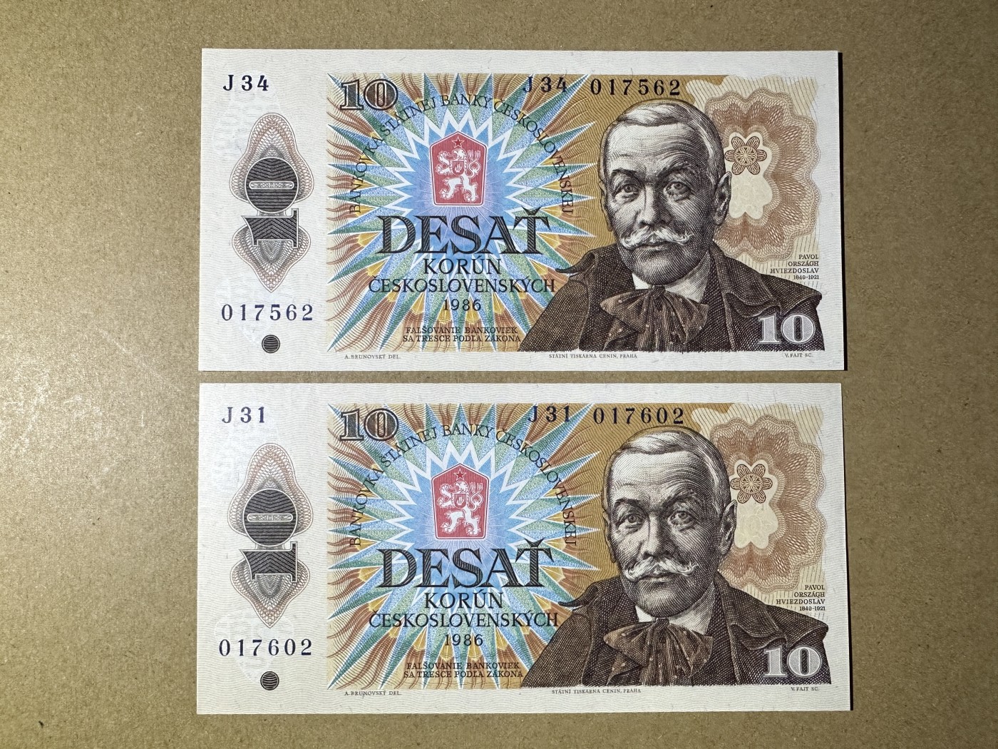 《张总收藏》128期-精品裸币专场 捷克斯洛伐克10克朗2张 UNC 1986年