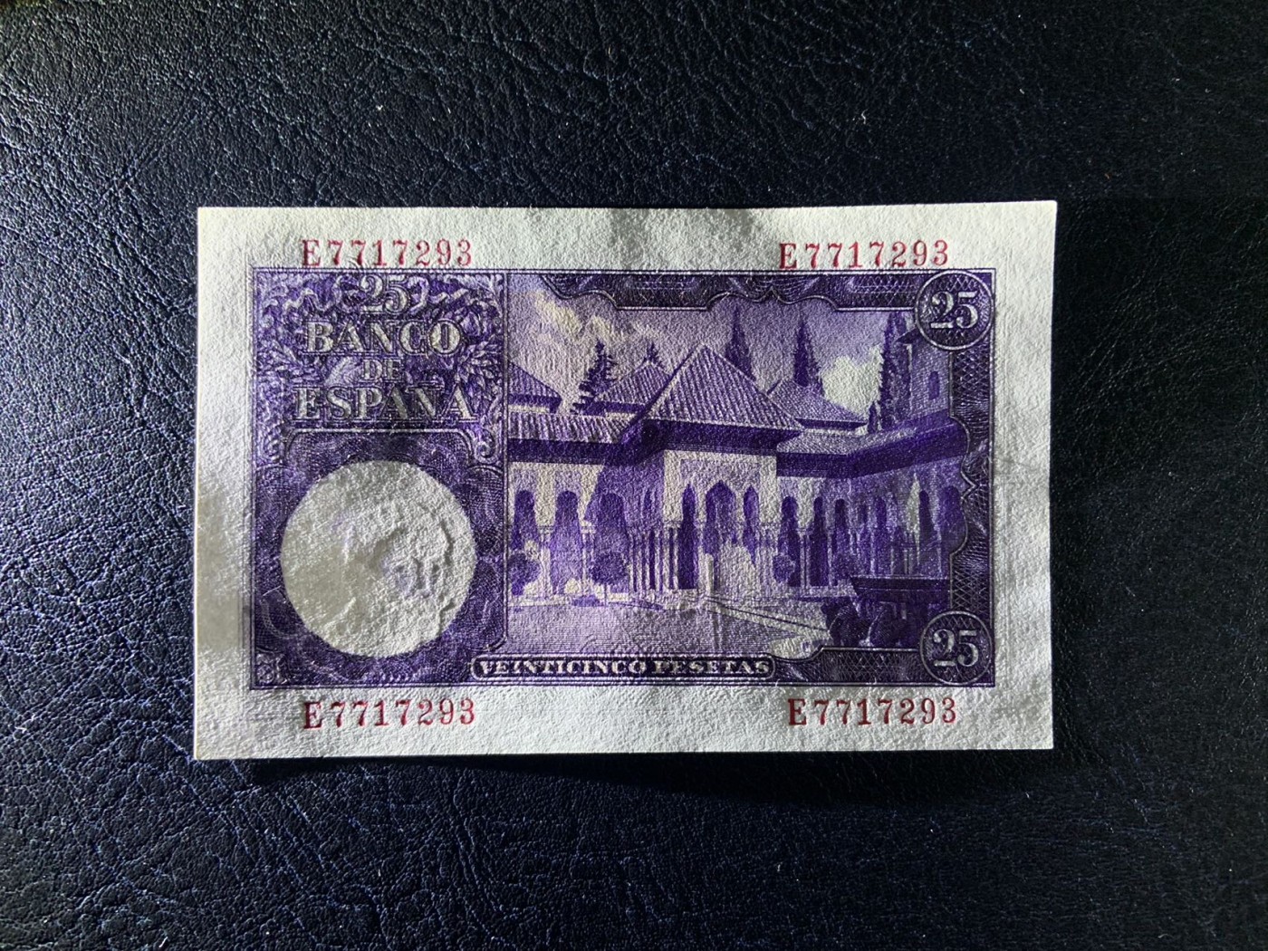 收藏联盟Quantum Auction 第308期拍卖  西班牙1954年25比塞塔 品相UNC 角微黑 阿尔罕布拉宫的狮子庭院