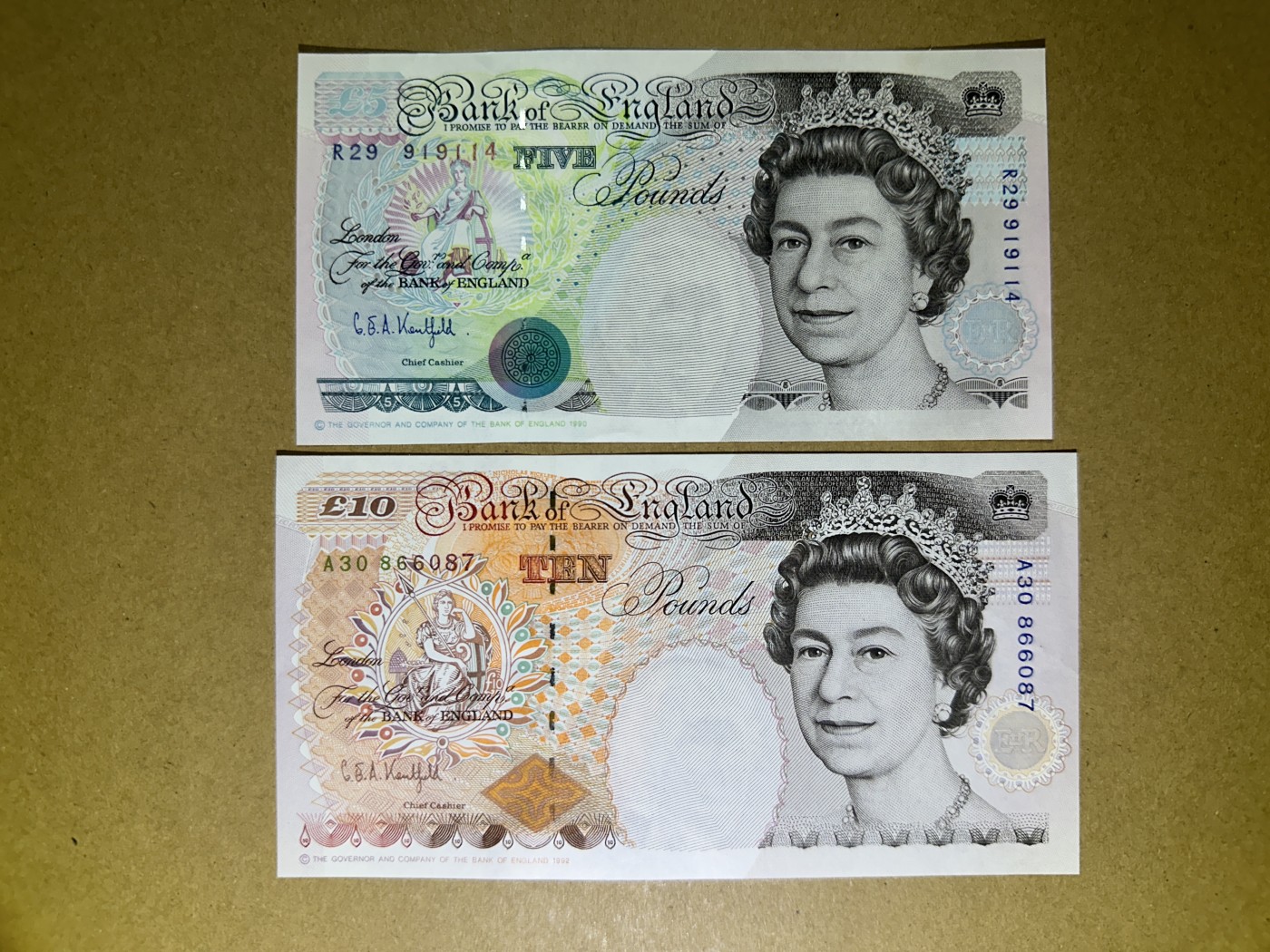 《张总收藏》128期-精品裸币专场 英格兰5、10镑2张 UNC E序列 皇冠版