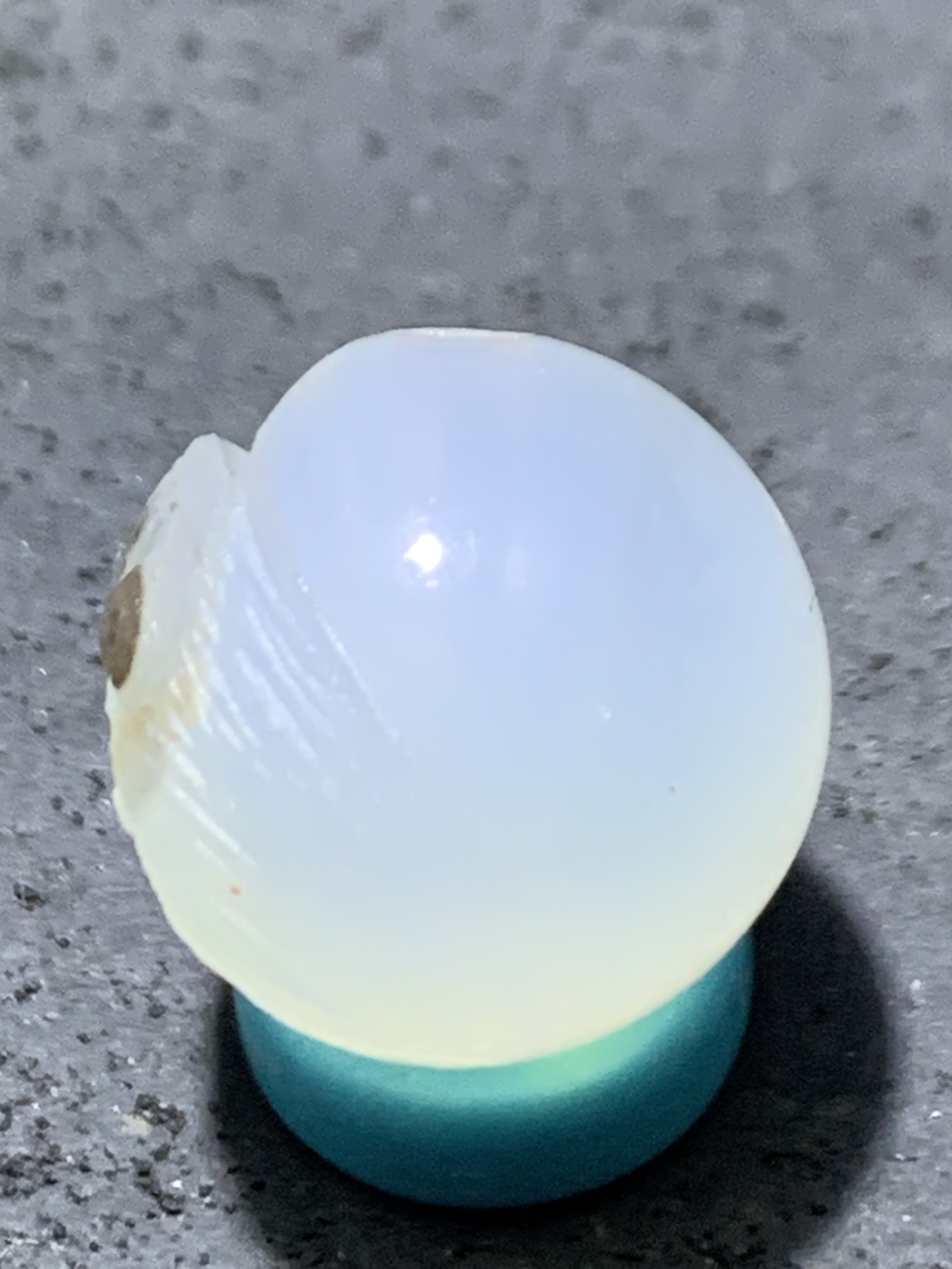 精美高玉化亚光海洋玉髓手工俏色巧雕雄鹰圆珠一个！
