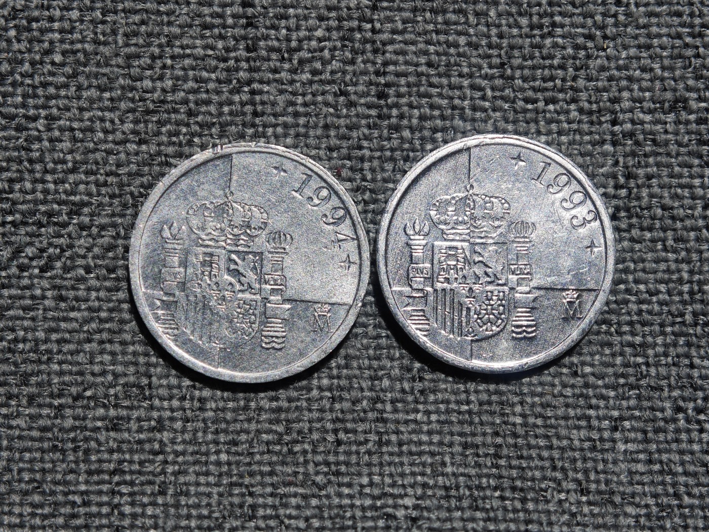 外国硬币收藏店第3期 西班牙1993、1994年1比塞塔铝币2枚