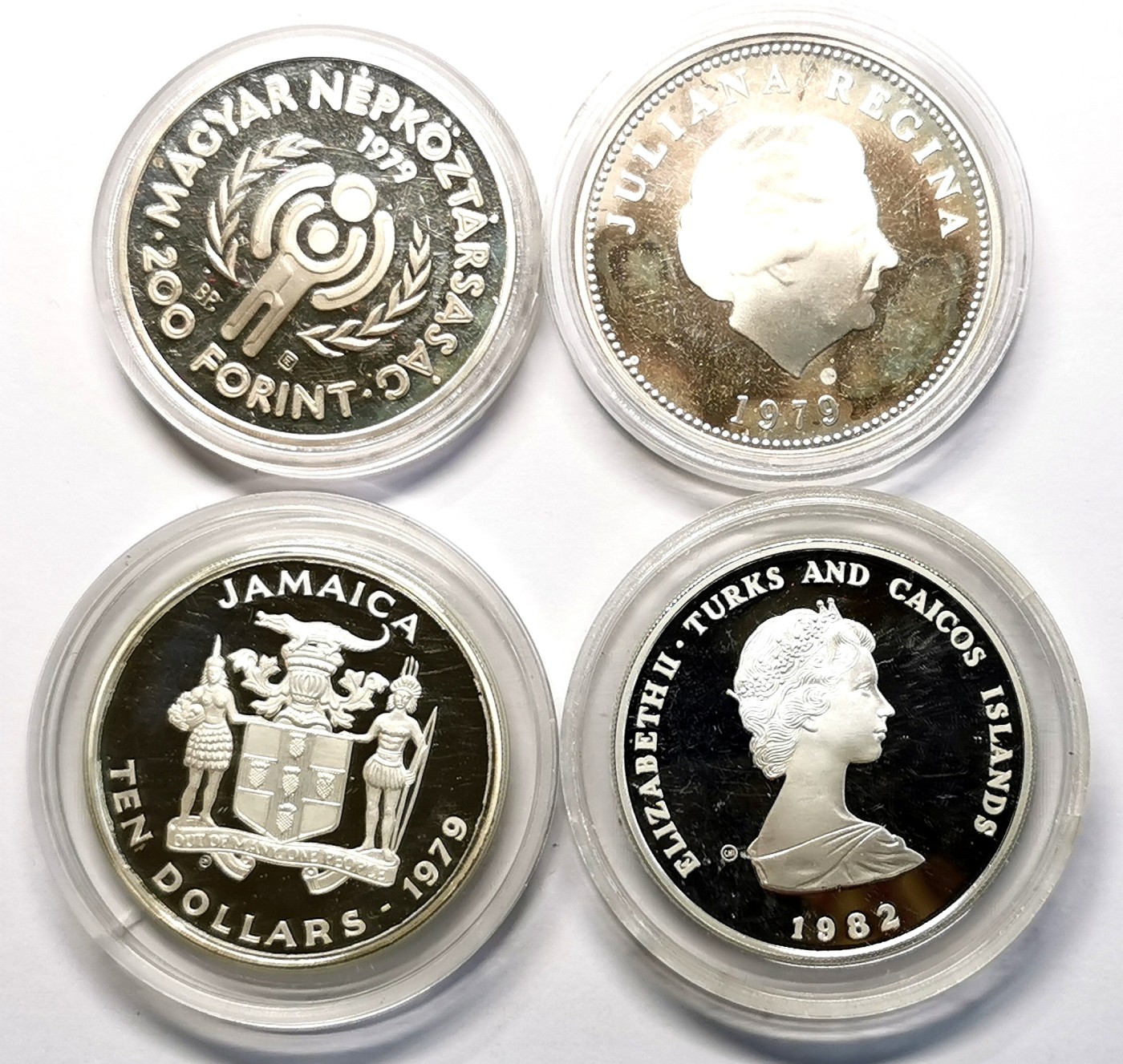 凡希社世界钱币微拍第二百五十六期 各国儿童年精铸大银四枚 个别有氧化