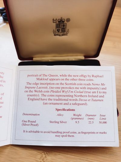 道一币馆币章第二十三场 - 原盒证 英国1984-87年1英镑精制银币四枚套+银章 两枚原塑料盒有破