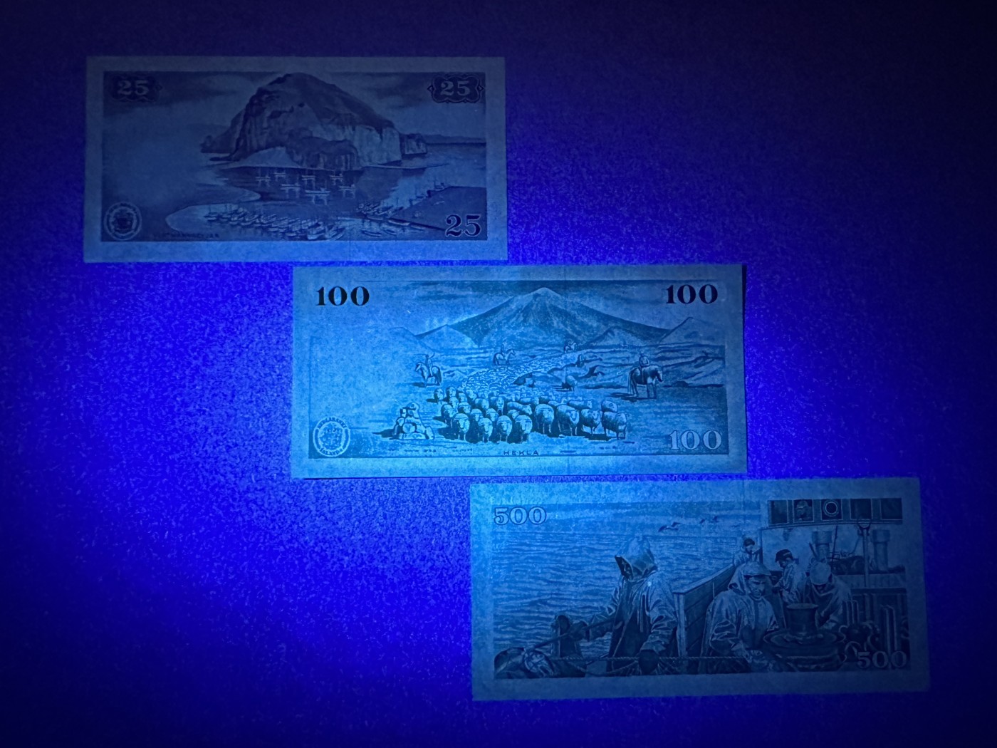《张总收藏》128期-精品裸币专场 冰岛25、100、500克朗3张 UNC 1961年版