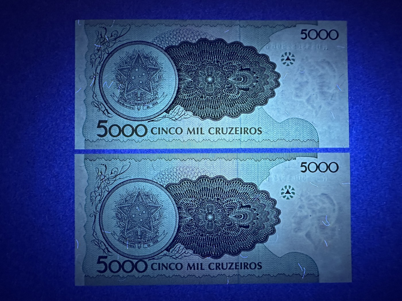 《张总收藏》128期-精品裸币专场 巴西5000克鲁塞罗2张 UNC 1992年版