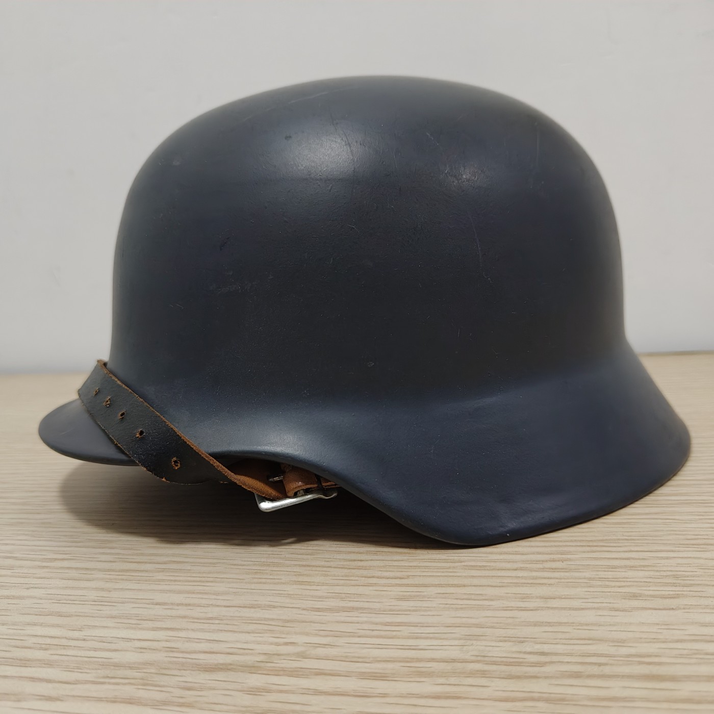 全场0元起拍 第114期 咸鱼国勋章拍卖专场 12月6日（周三）下午6：00开始 稀少 德三款外形m53钢盔。西德 西柏林警察57CM