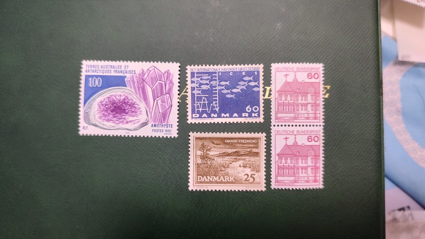 一月邮币社第十期拍卖国际邮票专场 丹麦和南极新票等