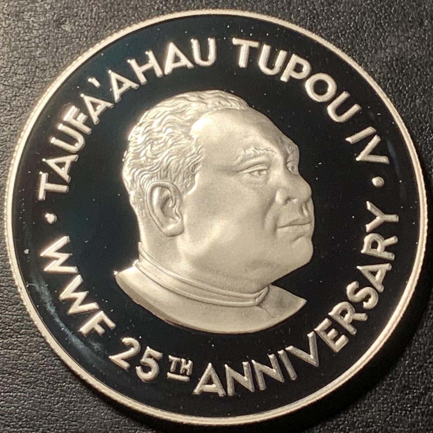紫瑗钱币——第329期拍卖 汤加 1986年 WWF基金会25周年 座头鲸 2潘加 27克 0.925银 精制