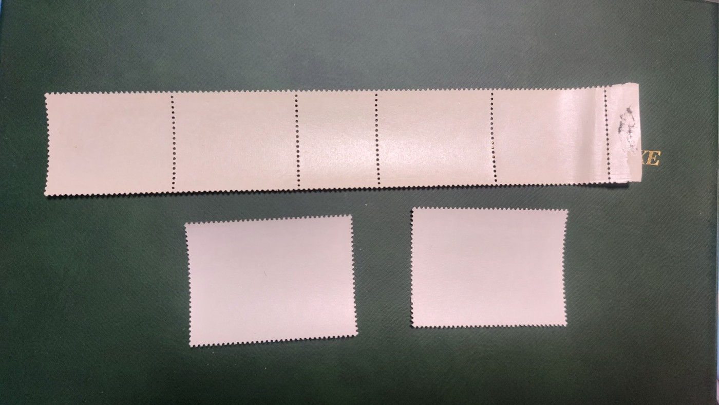 一月邮币社第十期拍卖国际邮票专场 马来西亚连票和圣文森特足球票