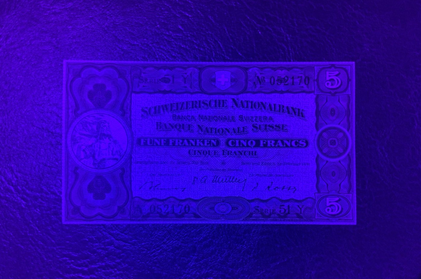 收藏联盟Quantum Auction 第308期拍卖  瑞士国民银行1952年5法郎 品相UNC 稀少全新 号码无4 票面轻微触碰痕