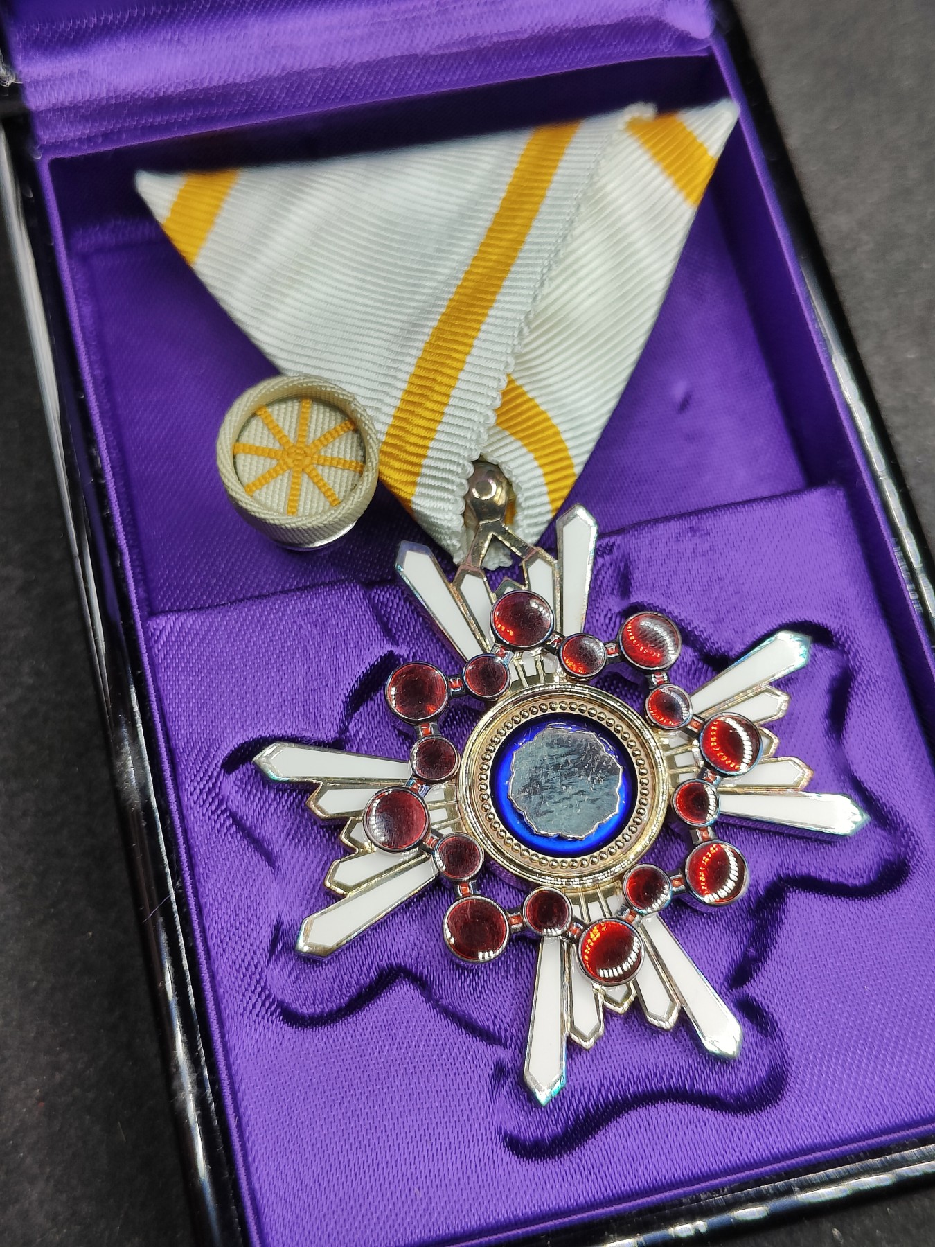 全场0元起拍 第114期 咸鱼国勋章拍卖专场 12月6日（周三）下午6：00开始 日本五等瑞宝章银制带盒略