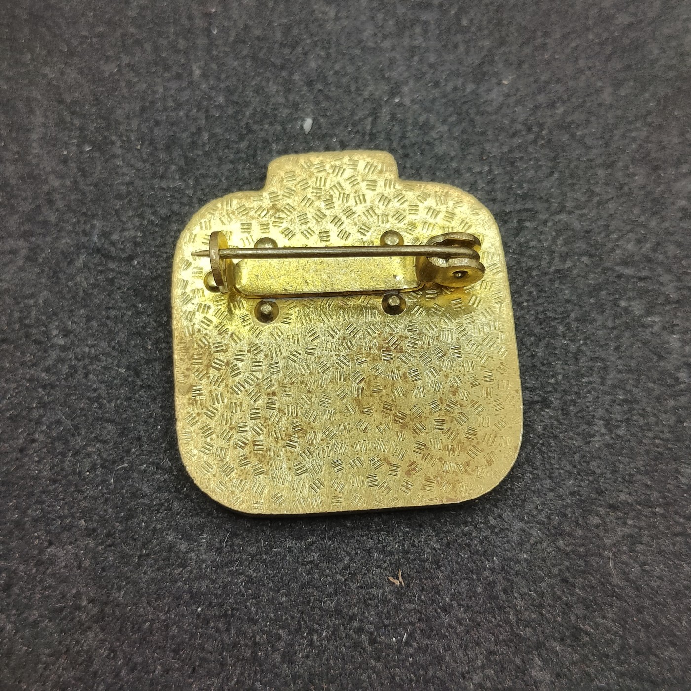 全场0元起拍 第114期 咸鱼国勋章拍卖专场 12月6日（周三）下午6：00开始 东德人民军20周年纪念章