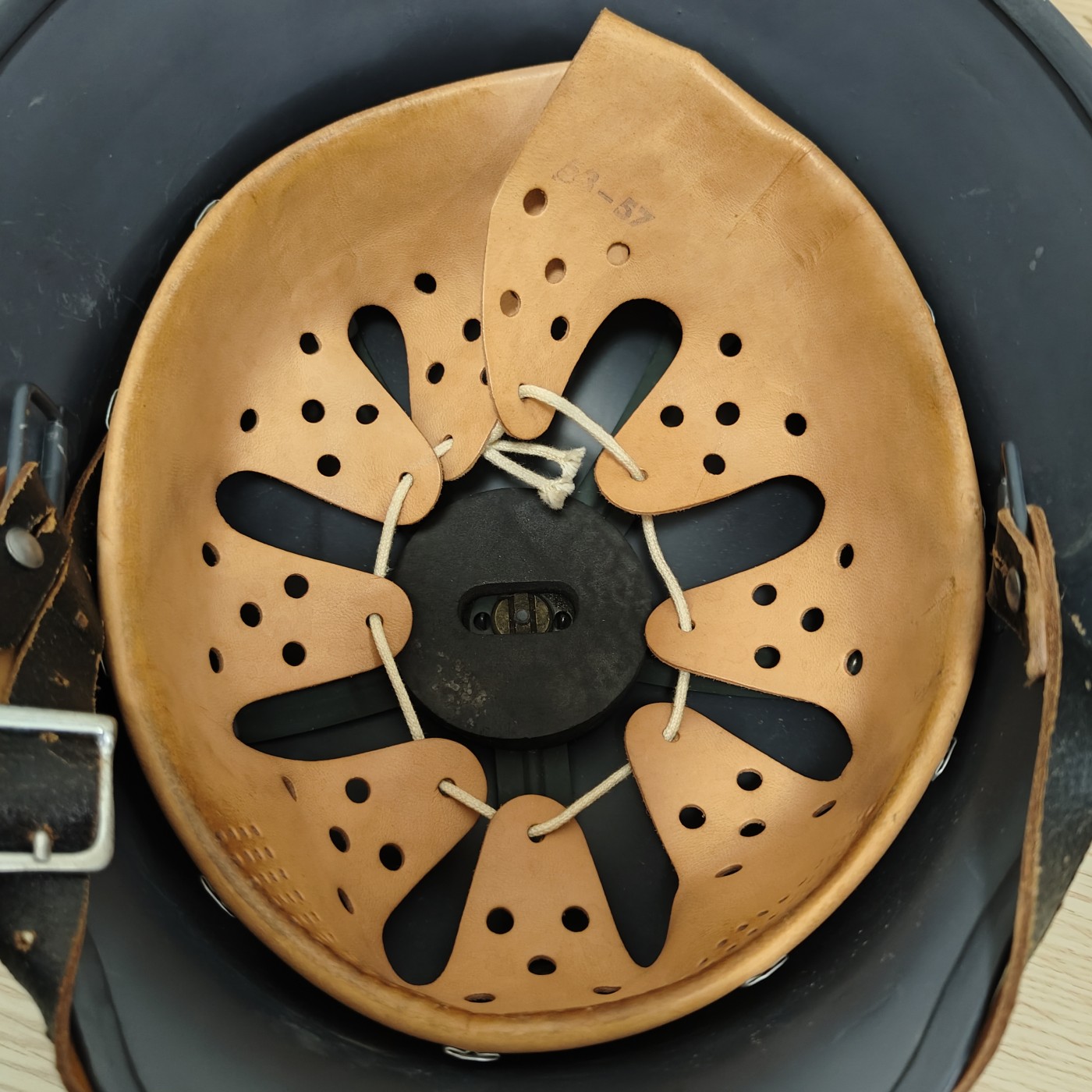 全场0元起拍 第114期 咸鱼国勋章拍卖专场 12月6日（周三）下午6：00开始 稀少 德三款外形m53钢盔。西德 西柏林警察57CM