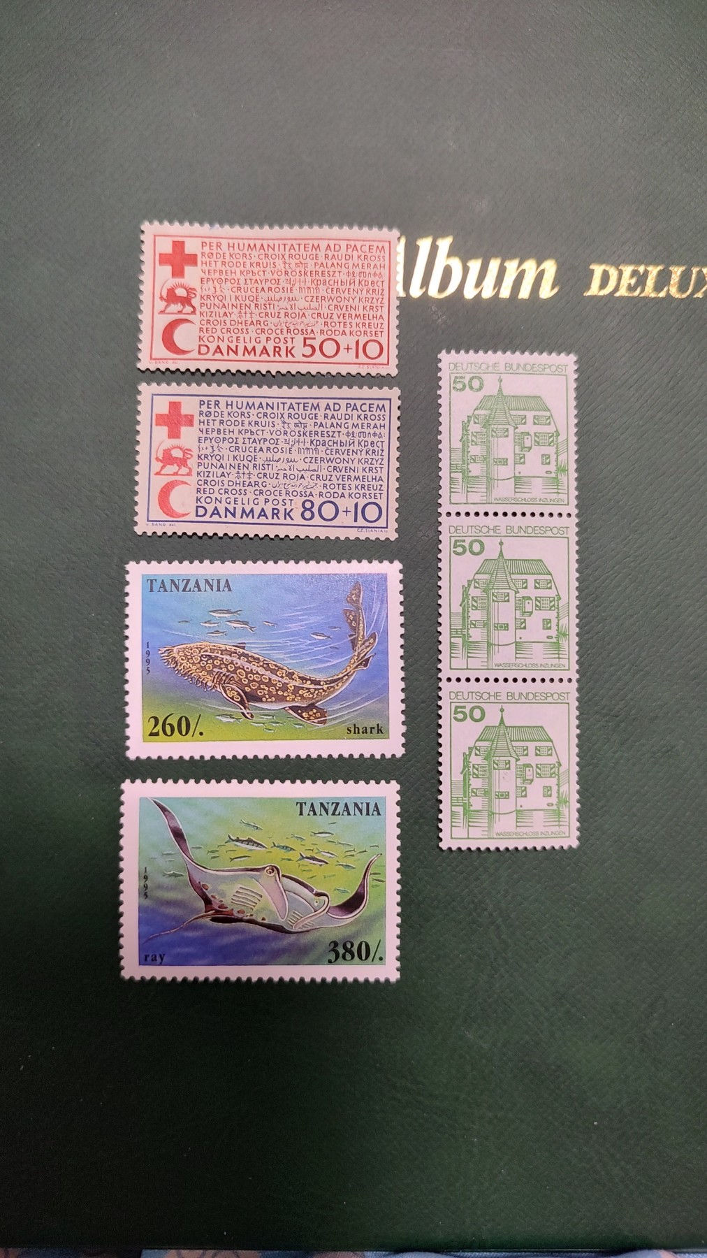 一月邮币社第十期拍卖国际邮票专场 丹麦套票和坦桑尼亚鱼类票