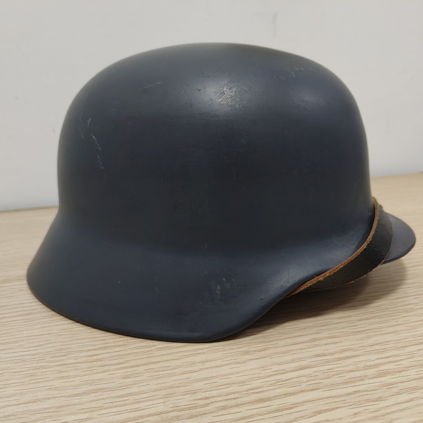 全场0元起拍 第114期 咸鱼国勋章拍卖专场 12月6日（周三）下午6：00开始 稀少 德三款外形m53钢盔。西德 西柏林警察57CM