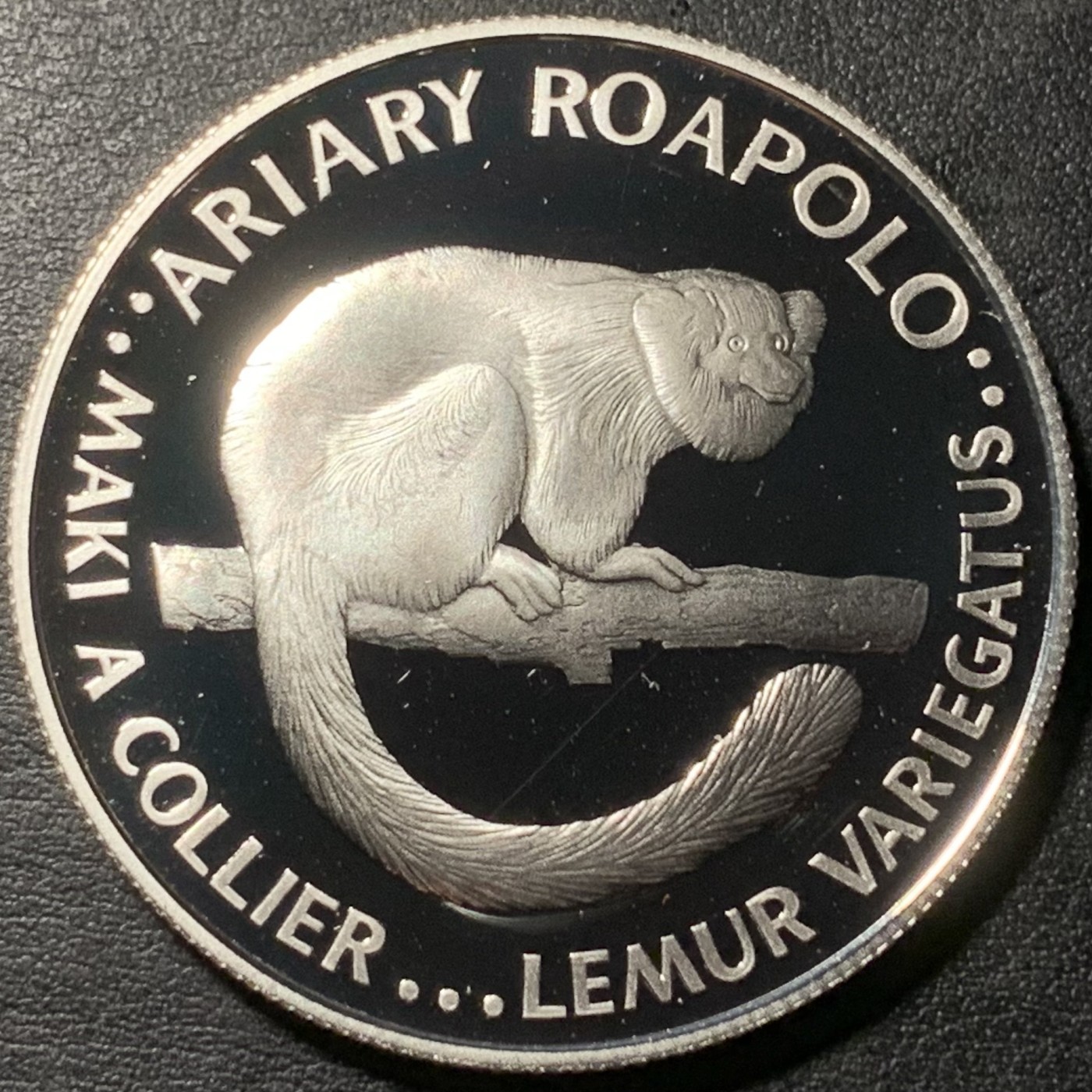 紫瑗钱币——第329期拍卖 马达加斯加 1988年 濒危野生动物 狐猴 20阿里 19.44克 0.925银 精制