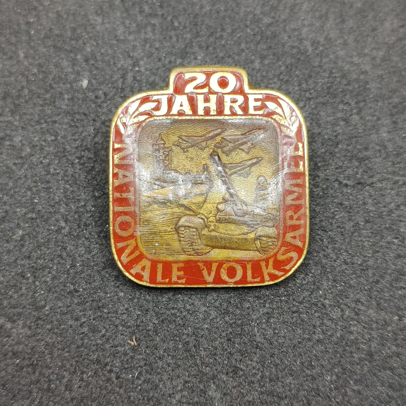 全场0元起拍 第114期 咸鱼国勋章拍卖专场 12月6日（周三）下午6：00开始 东德人民军20周年纪念章