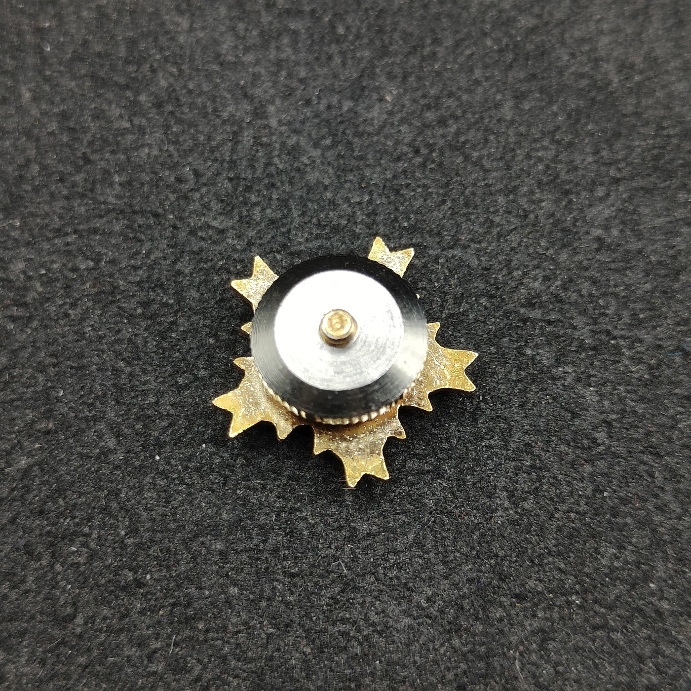 全场0元起拍 第114期 咸鱼国勋章拍卖专场 12月6日（周三）下午6：00开始 日本警察优良章