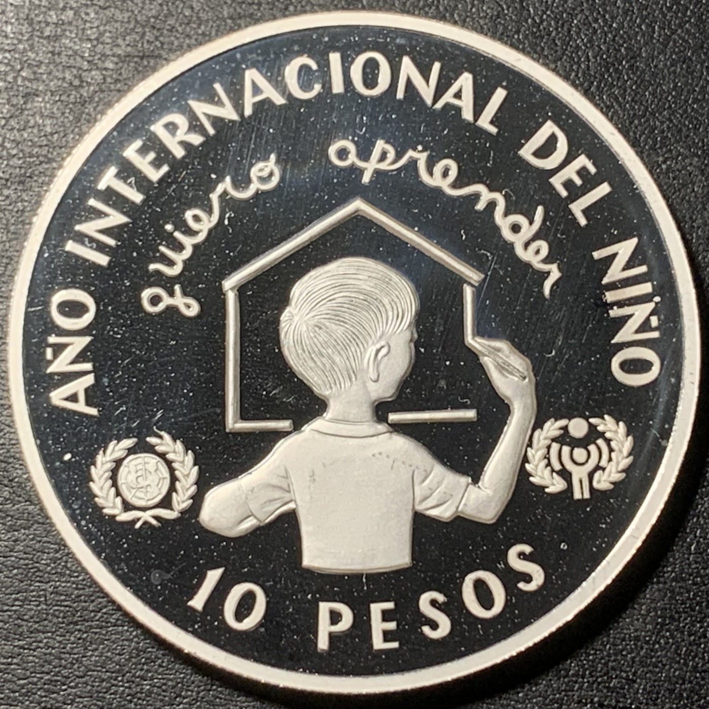 紫瑗钱币——第329期拍卖 多米尼加共和国 1982年 国际儿童年 10比索 23.32克 0.925银 精制