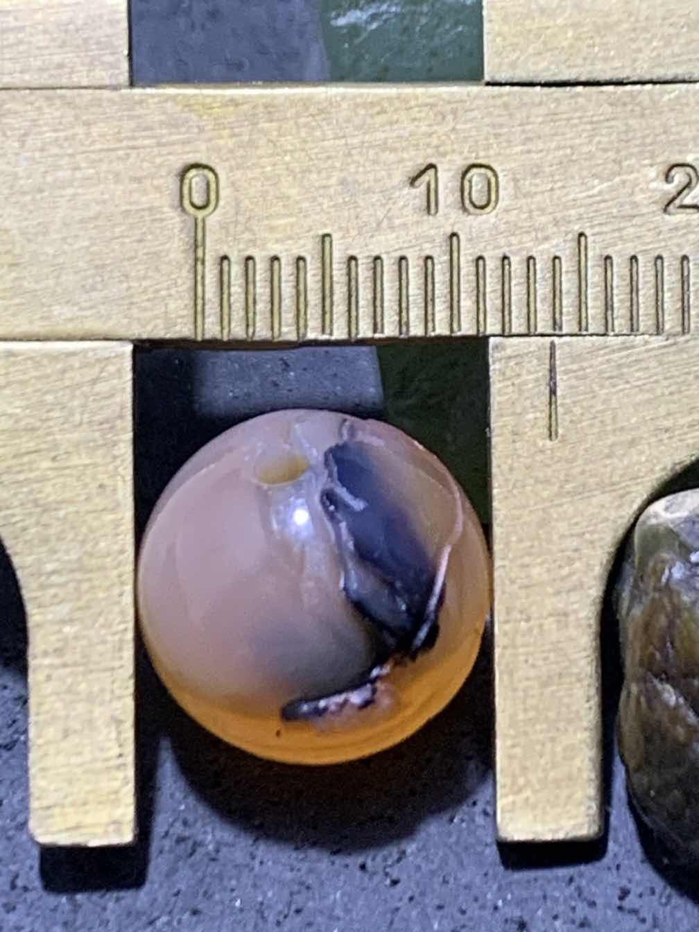 精美亚光高玉化巴西玛瑙手工俏色巧雕一叶孤舟意境圆珠一个