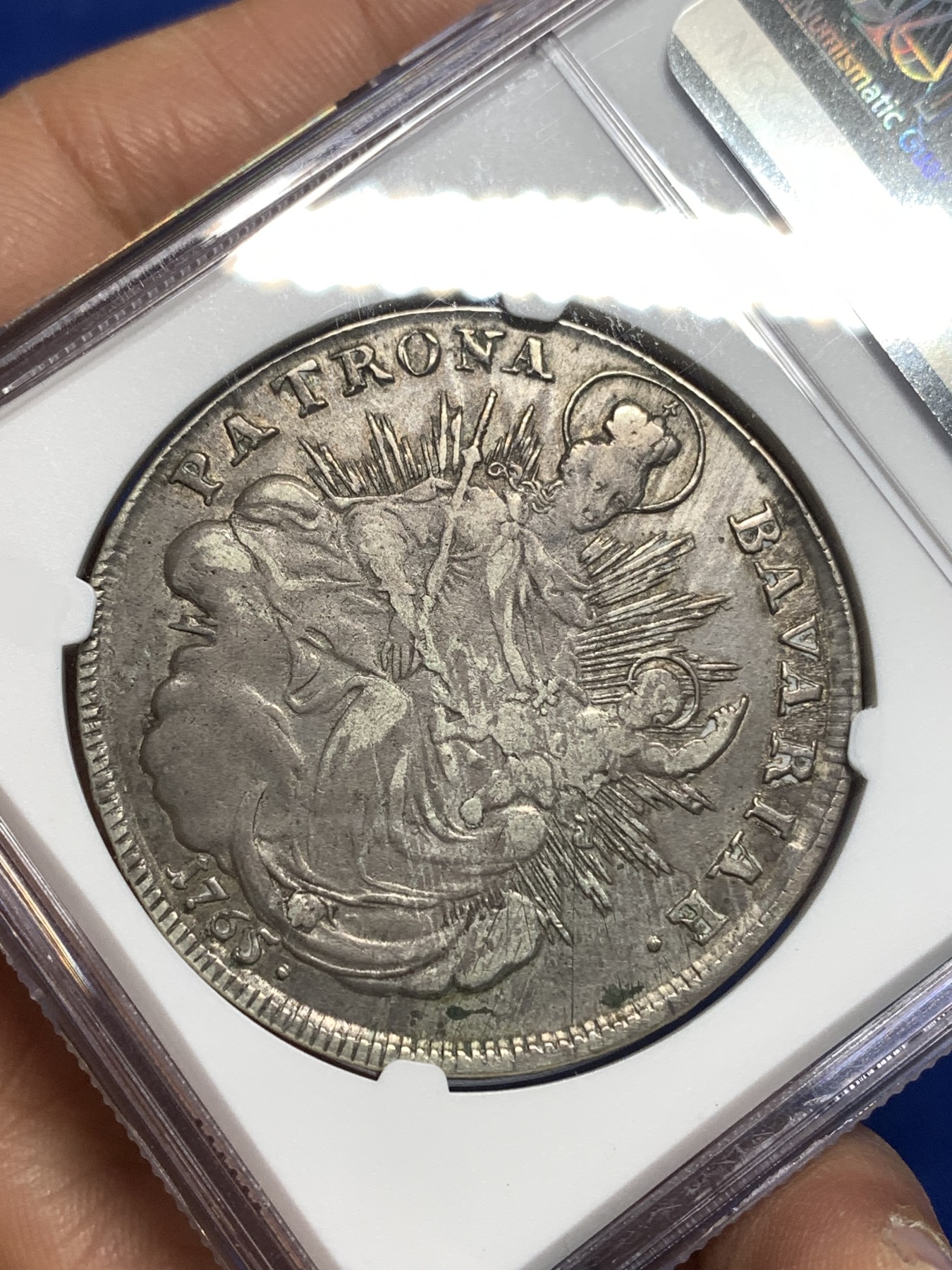 《竞宝斋》第221场-周日，周一 2场 (全场包邮) NGC VFD 德国巴伐利亚 1765年 圣母抱婴 大泰勒 银币 原味好品 。