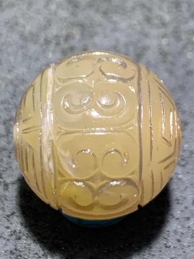 精美高润度冰皮糖心蒙料战国红玛瑙雕刻回纹2.0珠子一颗， 精美高润度冰皮糖心蒙料战国红玛瑙雕刻回纹2.0珠子一颗，