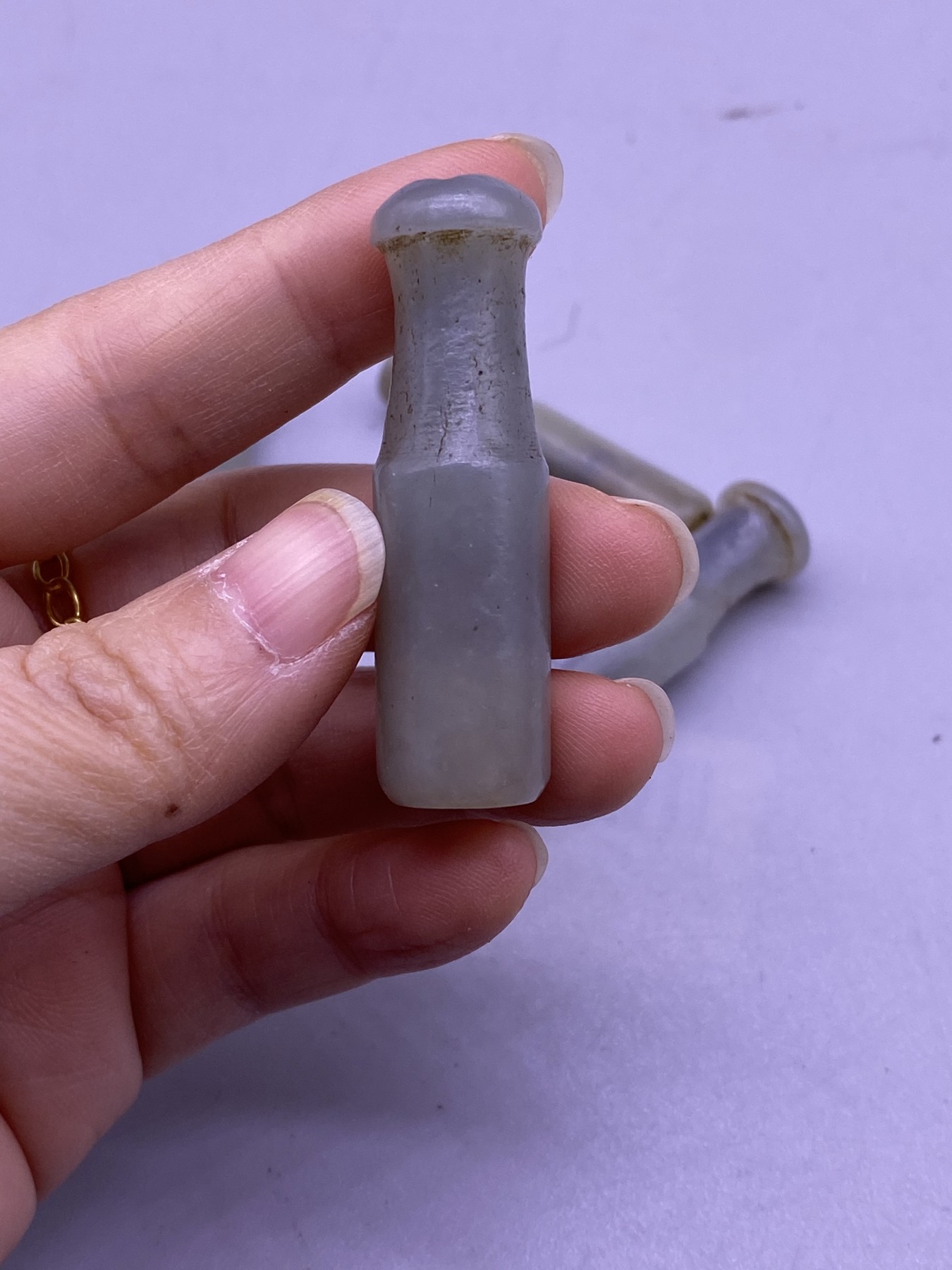 和田玉烟嘴5个，尺寸4.4-5.9厘米，品相如图，1200包快递