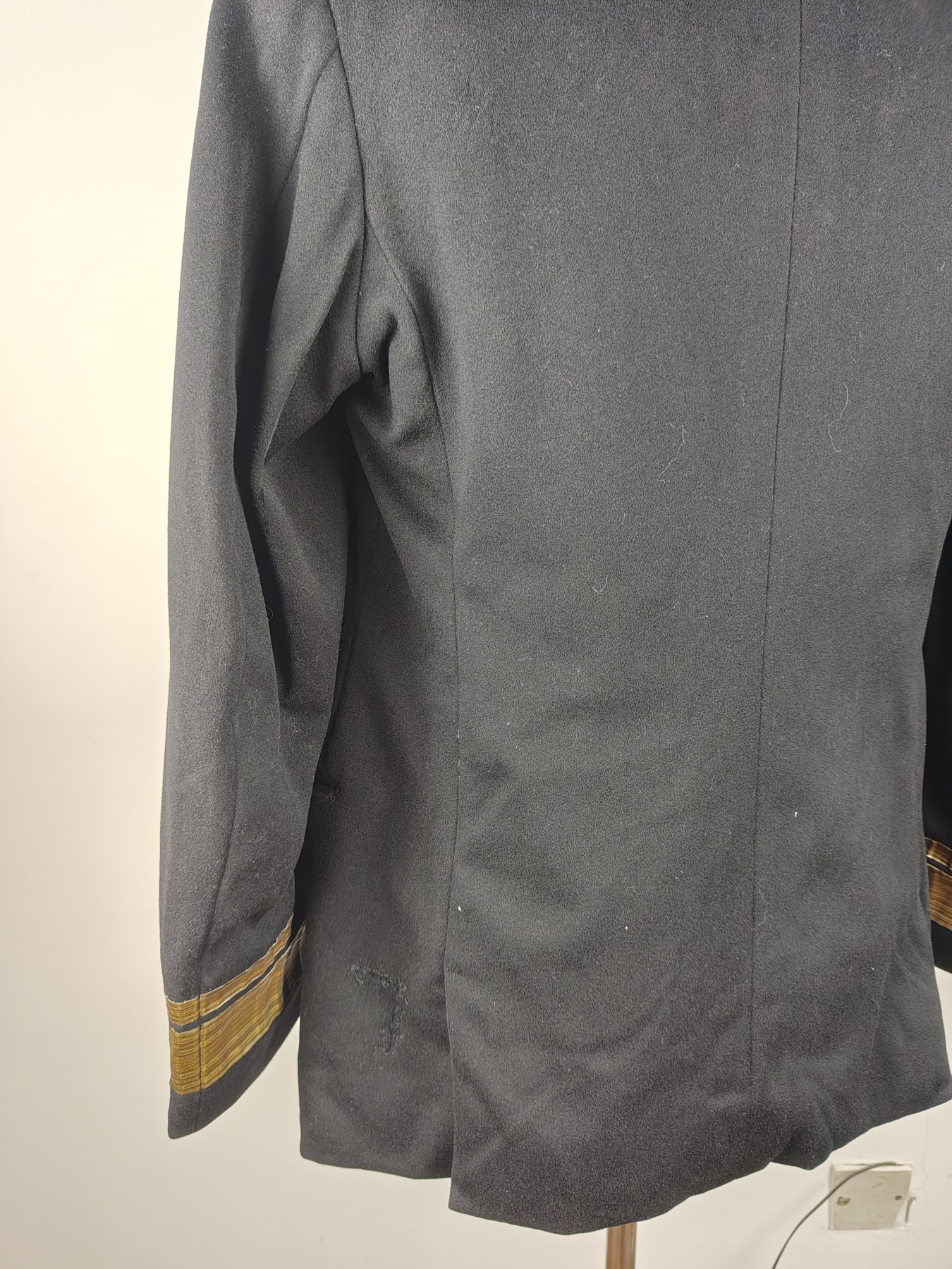 全场0元起拍 第114期 咸鱼国勋章拍卖专场 12月6日（周三）下午6：00开始 英国皇家海军将官上衣 带巴斯勋章略 ww2之星 意大利之星 胸围105 肩宽48 衣长72 袖长61 