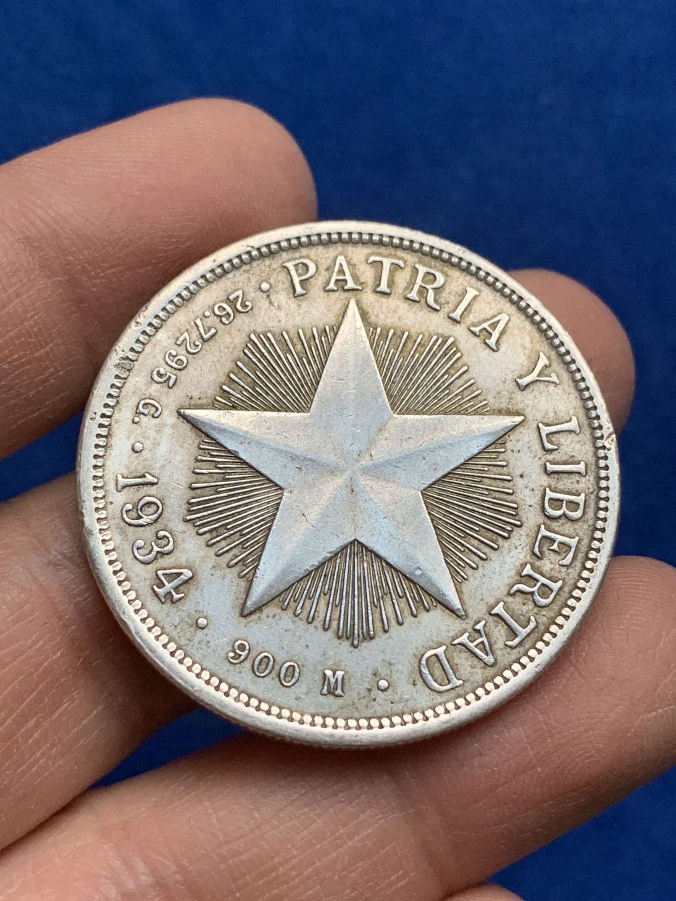 《竞宝斋》第221场-周日，周一 2场 (全场包邮) 古巴1934大五星1比索银币，原光带底光 状态不错。