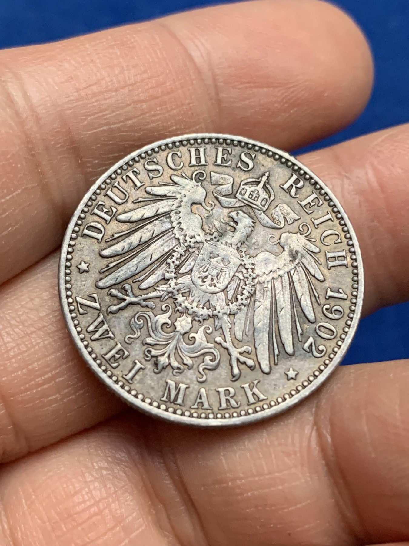 《竞宝斋》第221场-周日，周一 2场 (全场包邮) 德国1902橄榄枝巴登2马克银币 最上方有焊接项链痕迹