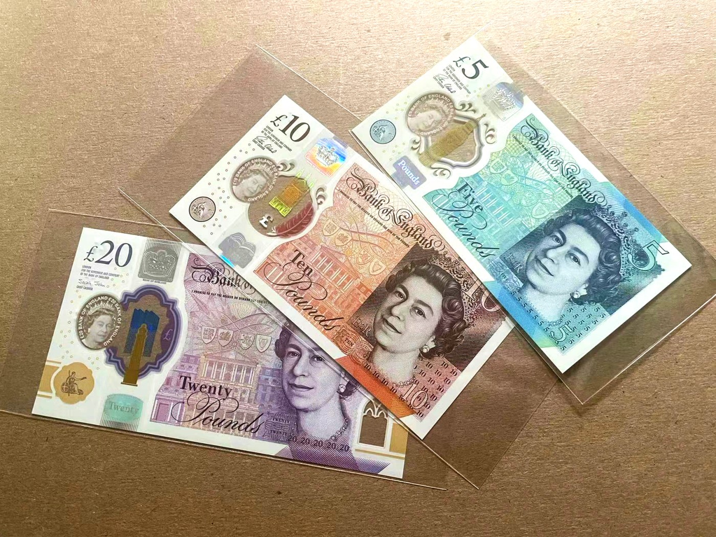 【Blue Auction】✨世界纸币精拍第401期【精】 【一组3张】英国新版 5-10-20镑 塑料钞 全新UNC