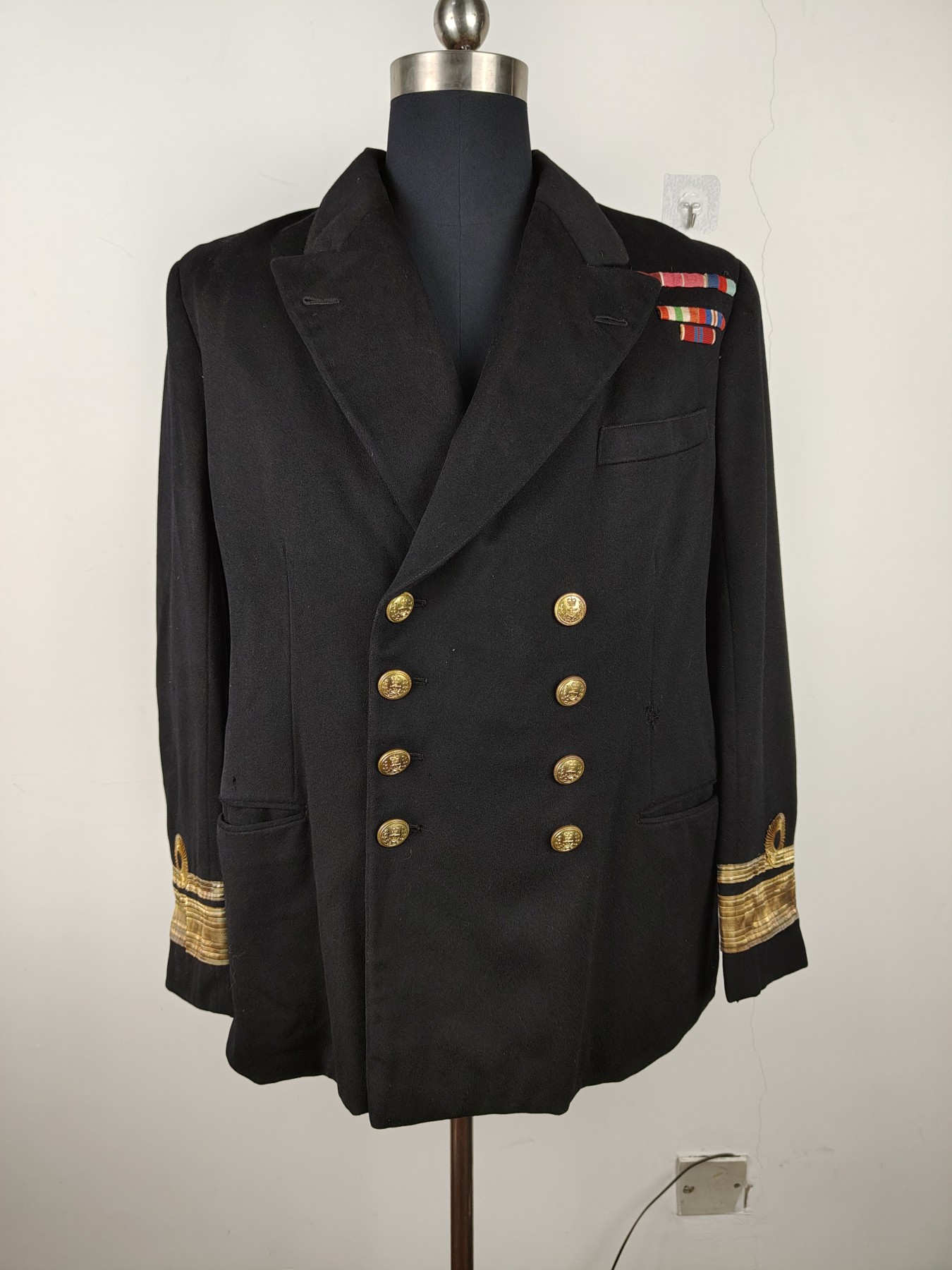 全场0元起拍 第114期 咸鱼国勋章拍卖专场 12月6日（周三）下午6：00开始 英国皇家海军将官上衣 带巴斯勋章略 ww2之星 意大利之星 胸围105 肩宽48 衣长72 袖长61 