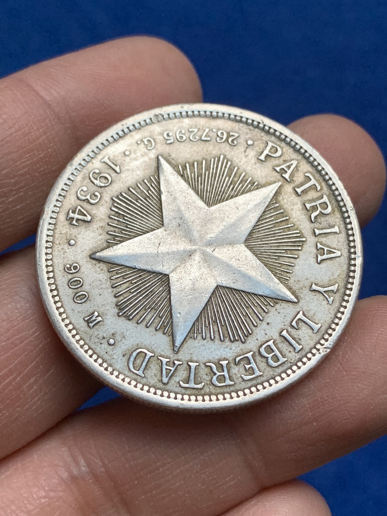 《竞宝斋》第221场-周日，周一 2场 (全场包邮) 古巴1934大五星1比索银币，原光带底光 状态不错。