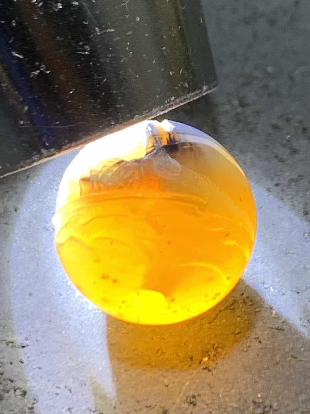 精美亚光高玉化巴西玛瑙手工俏色巧雕一叶孤舟意境圆珠一个